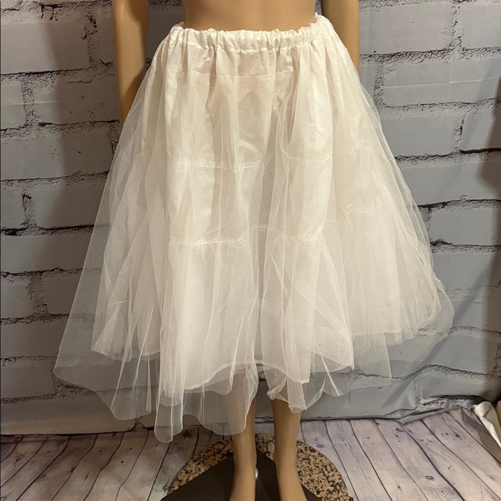 Belle Pogue Crinoline White Fluffy Skirt Size Medium